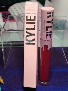 Kylie Cosmetics Liquid Lipstick - Deep Red